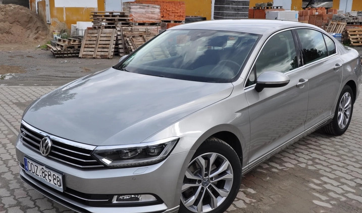 Volkswagen Passat cena 74500 przebieg: 110000, rok produkcji 2016 z Bielawa małe 154